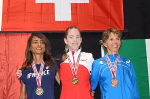 Podium dames des Championnats du Monde de course en montagne longue distance 2015.jpg