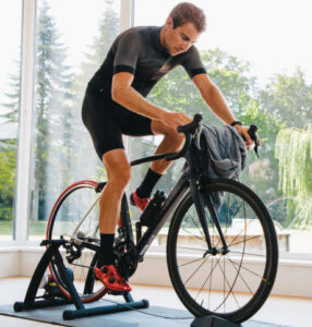 Le home-trainer, nouveau meilleur ami du trailer