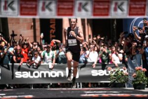 Kilian-Jornet-victoire-et-record-zegama